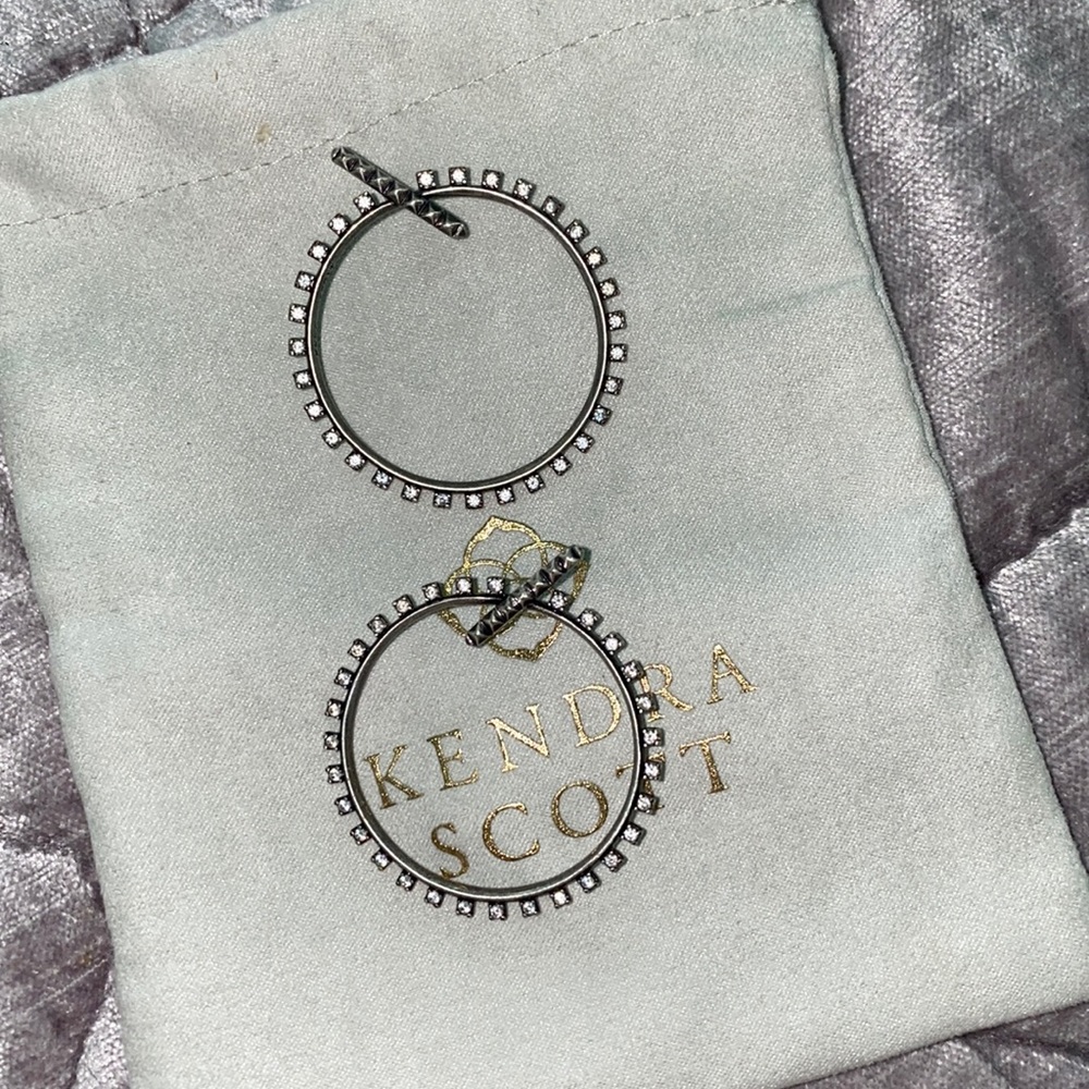 ka hanging circles with diamond stones